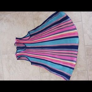 Dalia brand size Xl vertical stripped crinkle style sleeveless top